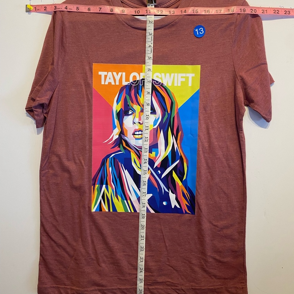 Taylor Swift t-shirt